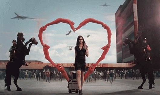 XXL Airport Love Time-lapse